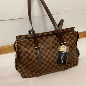 100% authentic Louis Vuitton Chelsea Damier Ebene